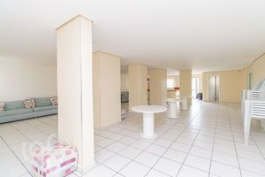Image 6 - 815298