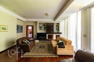 Image 6 - 815690