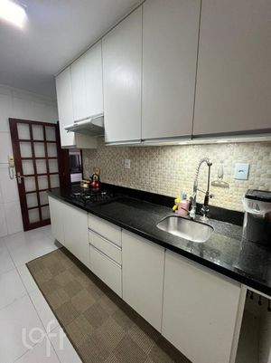 Image 7 - 815968