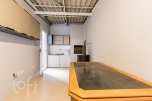 Image 11 - 816429