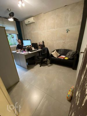 Image 3 - 816429