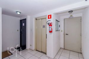 Image 33 - 816528