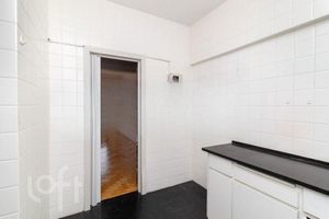 Image 10 - 816551