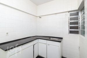 Image 11 - 816551
