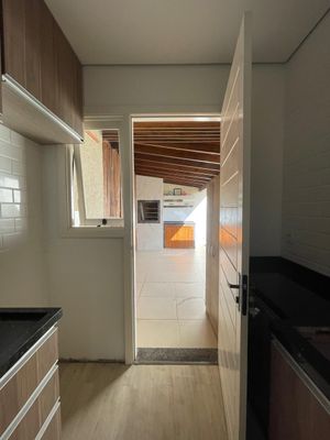 Image 9 - 816703