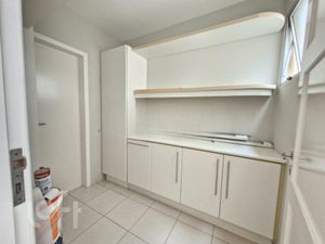 Image 13 - 816704