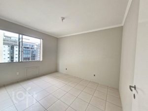 Image 10 - 816704