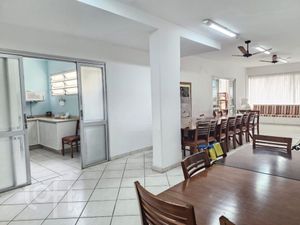 Image 18 - 816704