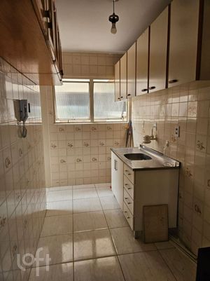 Image 17 - 816705