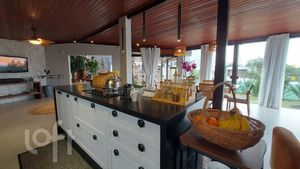 Image 12 - 816810