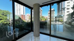 Image 9 - 816859