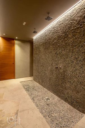 Image 36 - 816859
