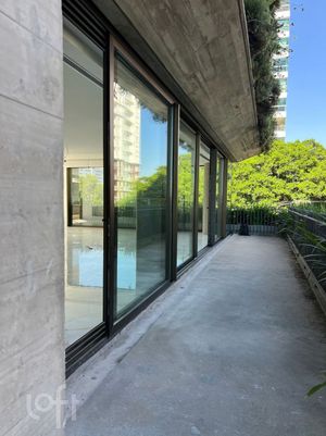 Image 14 - 816859