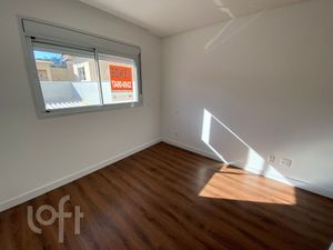 Image 29 - 817001