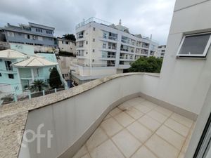 Image 17 - 817354