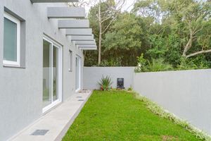 Image 8 - 817448