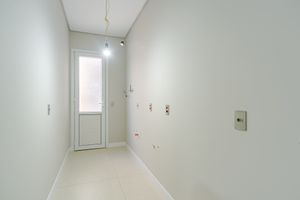 Image 21 - 817448