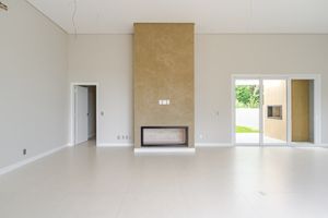 Image 4 - 817448
