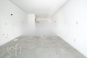 Image 4 - 817537