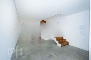 Image 3 - 817537