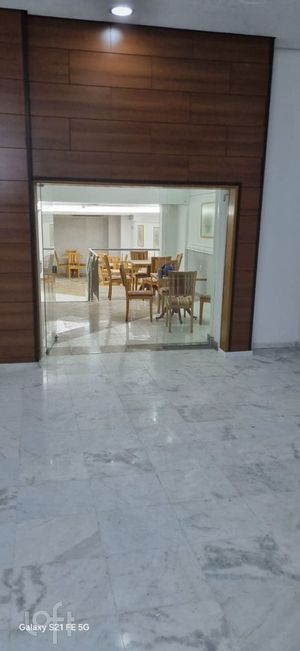 Image 1 - 817556