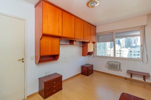 Image 10 - 817608