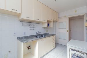 Image 15 - 817608