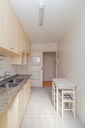 Image 16 - 817608