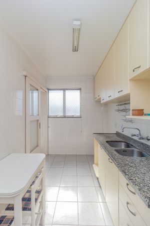 Image 18 - 817608