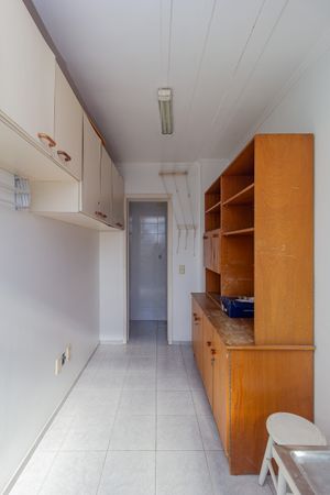 Image 20 - 817608