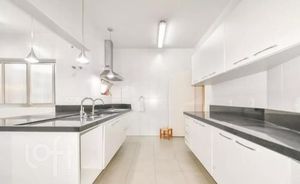 Image 3 - 817623