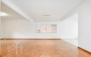 Image 6 - 817623