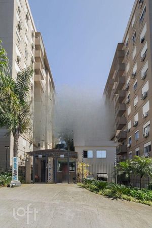 Image 18 - 817799