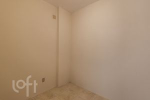 Image 18 - 817932