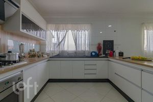 Image 7 - 817980