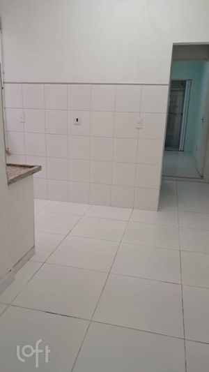 Image 2 - 817986