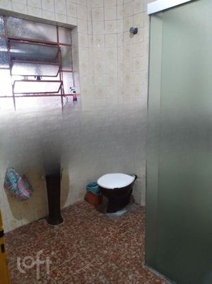Image 7 - 818075