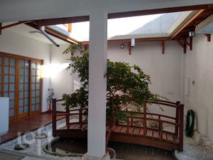 Image 31 - 818143