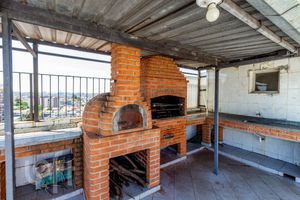 Image 14 - 818195