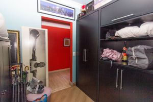 Image 21 - 818214