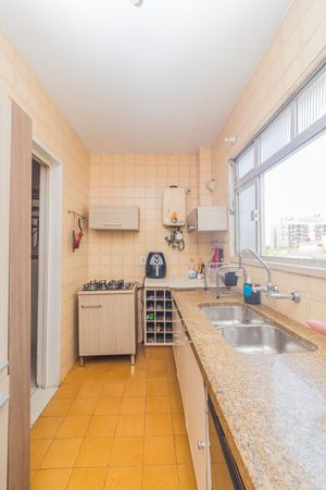 Image 21 - 818294