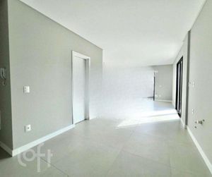 Image 7 - 818299