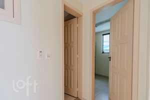Image 37 - 818318
