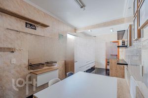 Image 15 - 818318