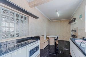 Image 17 - 818318
