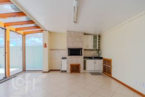 Image 36 - 818318
