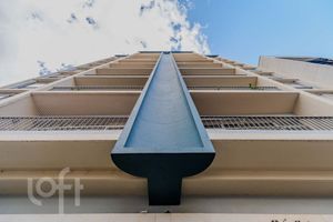 Image 52 - 818318