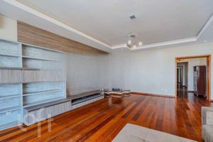Image 3 - 818318