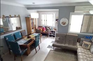 Image 1 - 818353