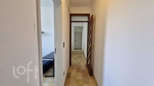 Image 19 - 818356